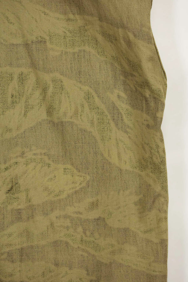 1960s Deadstock Okinawa Tiger Tiger Stripe Shirt Asian Cut