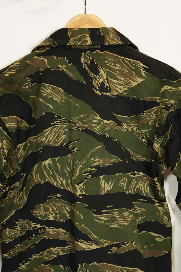 1960s Deadstock Okinawa Tiger Tiger Stripe Shirt Asian Cut