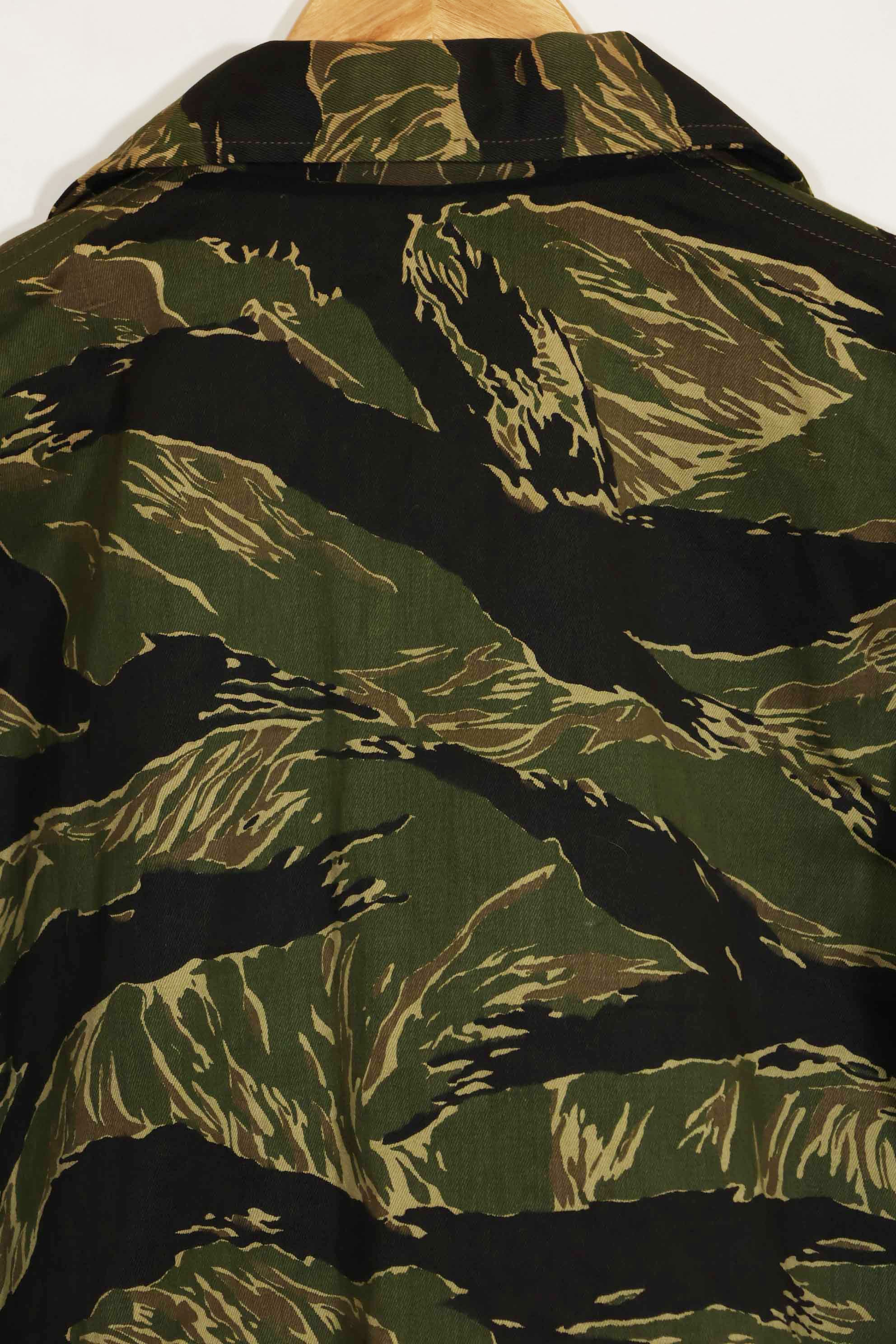 1960s Deadstock Okinawa Tiger Tiger Stripe Shirt Asian Cut