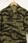 1960s Classic Pattern Tiger Stripe Shirt Asian Cut Used