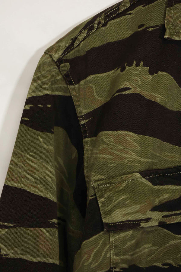 1960s Classic Pattern Tiger Stripe Shirt Asian Cut Used