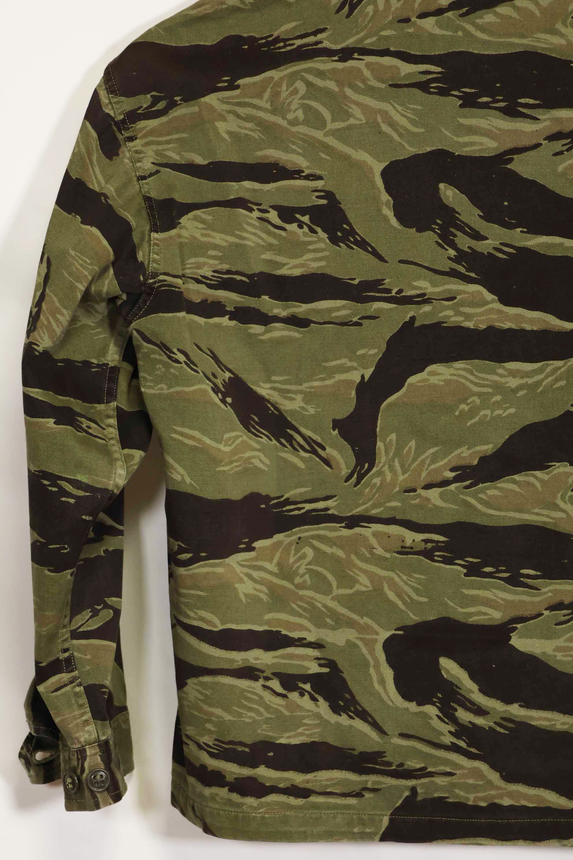 1960s Classic Pattern Tiger Stripe Shirt Asian Cut Used