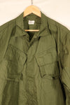 สัญญาปี 1967, L-L, แทบไม่ถูกสวมใส่, แจ็กเก็ตทหารแบบป่า รุ่นที่ 3, มีรอยเปื้อนด้านหลัง, มือสอง