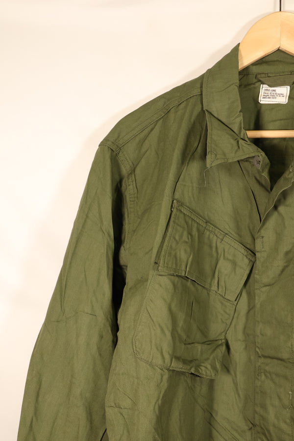 สัญญาปี 1967, L-L, แทบไม่ถูกสวมใส่, แจ็กเก็ตทหารแบบป่า รุ่นที่ 3, มีรอยเปื้อนด้านหลัง, มือสอง