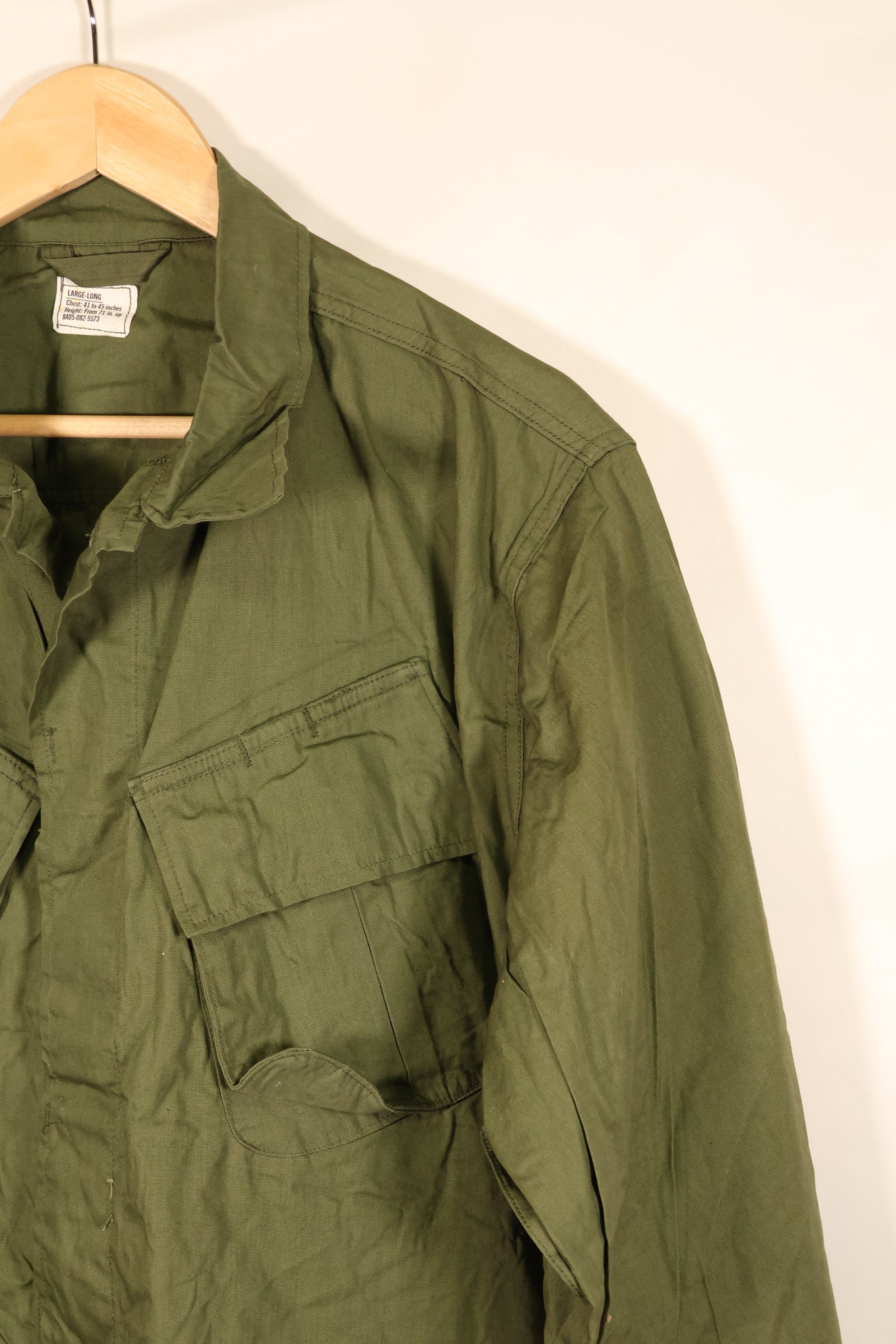 สัญญาปี 1967, L-L, แทบไม่ถูกสวมใส่, แจ็กเก็ตทหารแบบป่า รุ่นที่ 3, มีรอยเปื้อนด้านหลัง, มือสอง