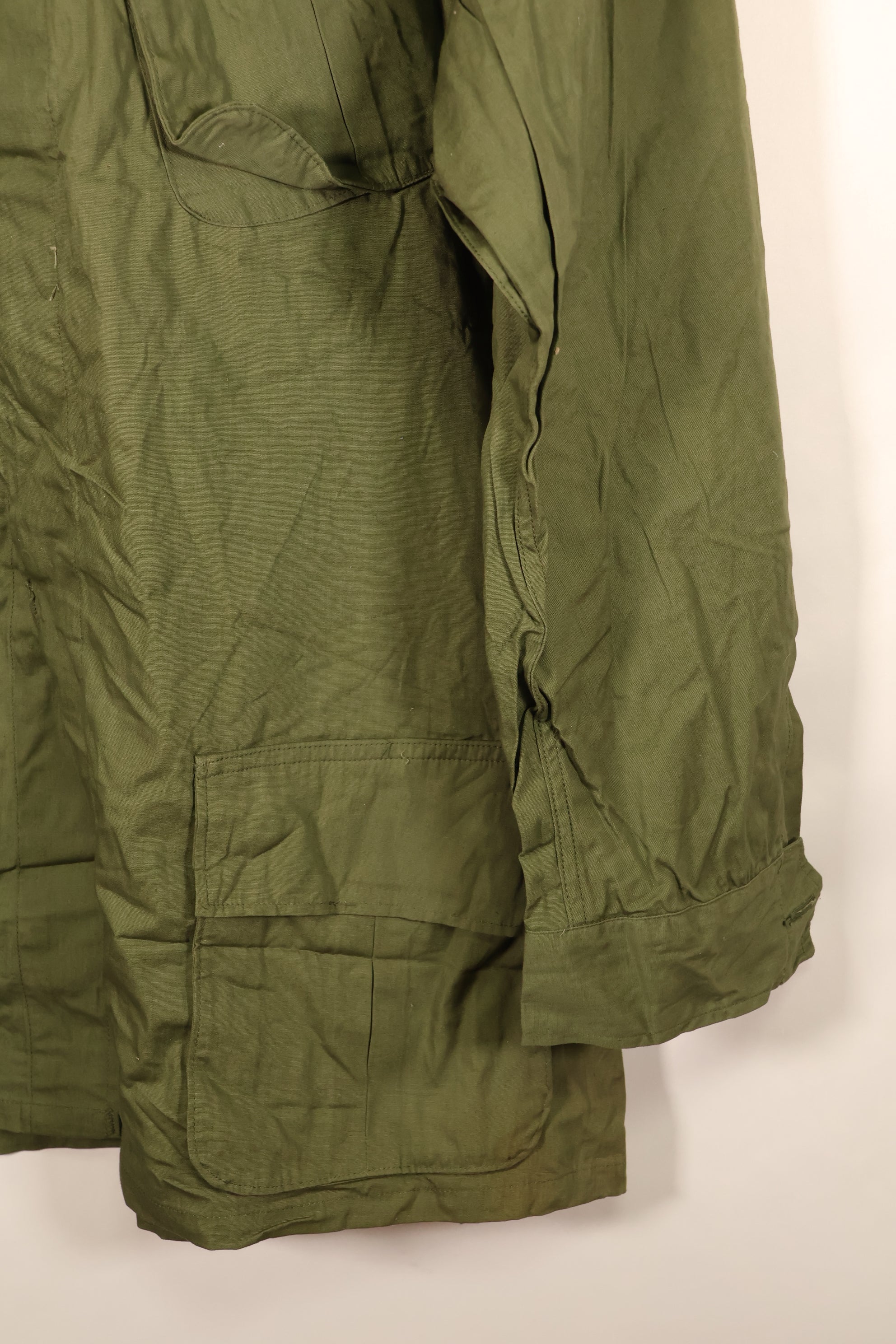 สัญญาปี 1967, L-L, แทบไม่ถูกสวมใส่, แจ็กเก็ตทหารแบบป่า รุ่นที่ 3, มีรอยเปื้อนด้านหลัง, มือสอง