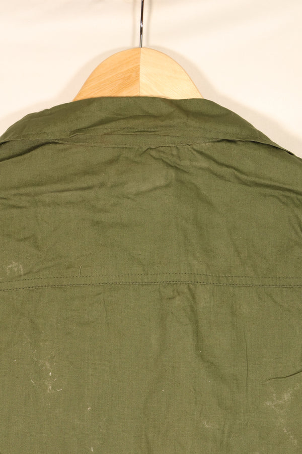 สัญญาปี 1967, L-L, แทบไม่ถูกสวมใส่, แจ็กเก็ตทหารแบบป่า รุ่นที่ 3, มีรอยเปื้อนด้านหลัง, มือสอง
