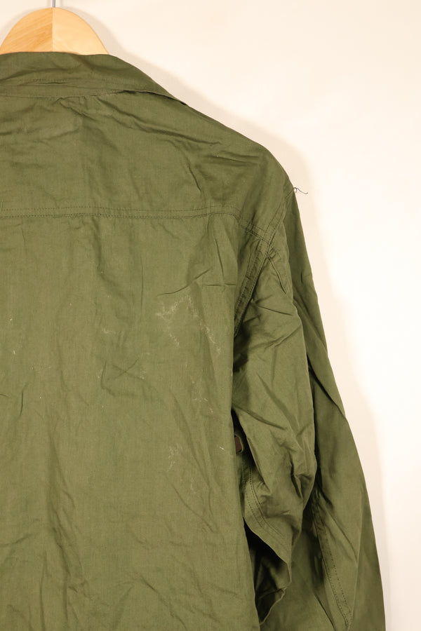 สัญญาปี 1967, L-L, แทบไม่ถูกสวมใส่, แจ็กเก็ตทหารแบบป่า รุ่นที่ 3, มีรอยเปื้อนด้านหลัง, มือสอง