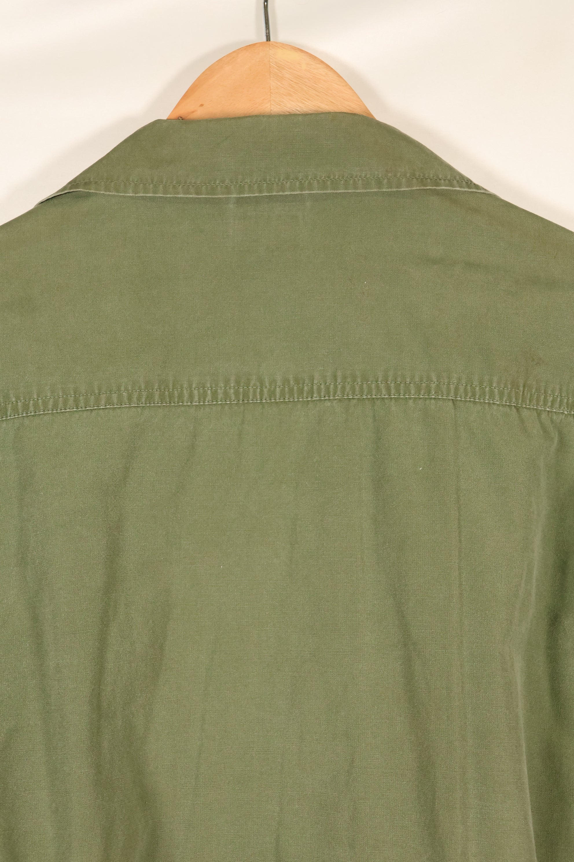 ประมาณปี 1967 M-S ไม่มีริปสต็อป รุ่นที่ 3 เสื้อแจ็คเก็ตแบบทหารป่ามือสอง