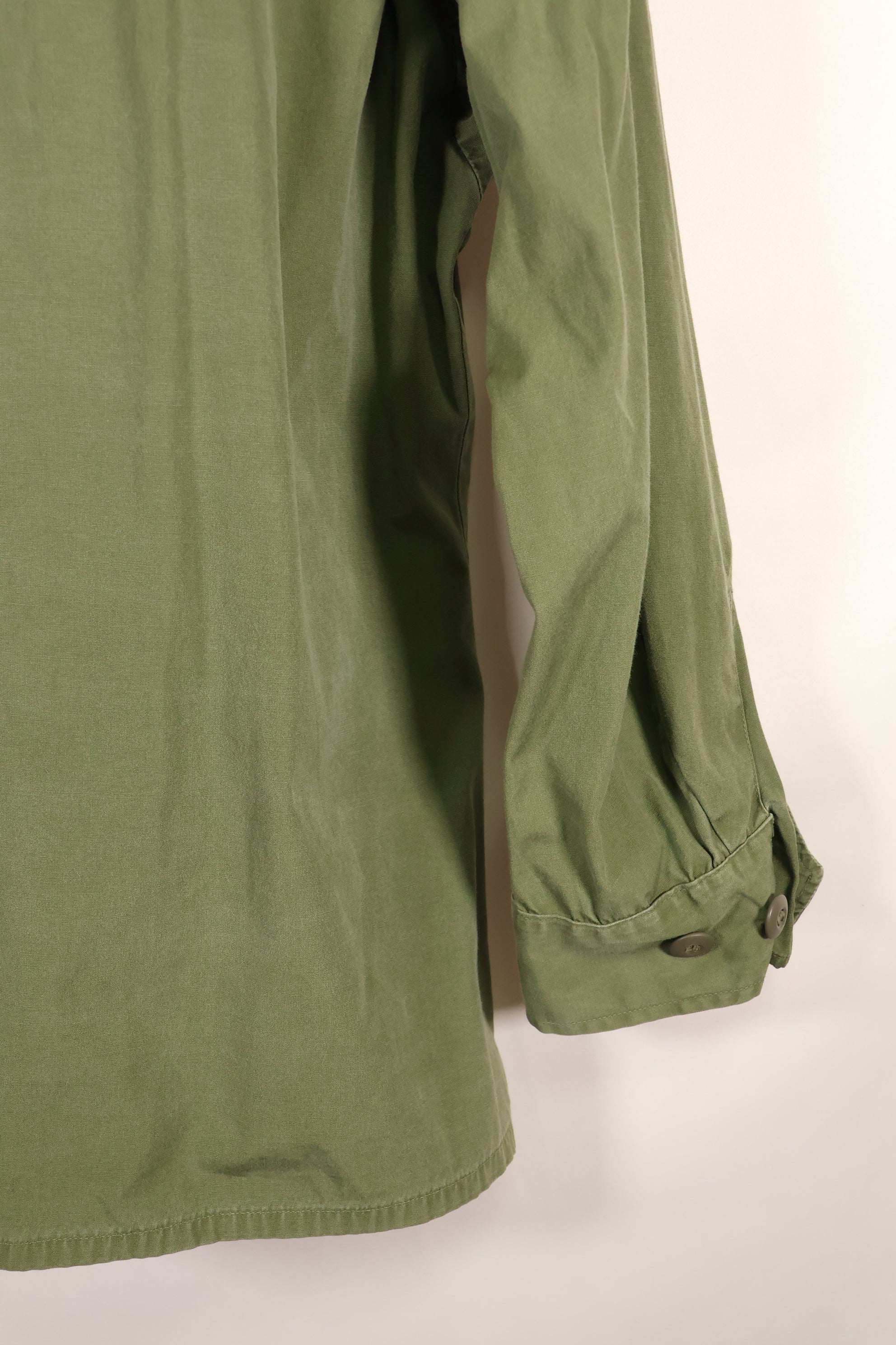 ประมาณปี 1967 M-S ไม่มีริปสต็อป รุ่นที่ 3 เสื้อแจ็คเก็ตแบบทหารป่ามือสอง