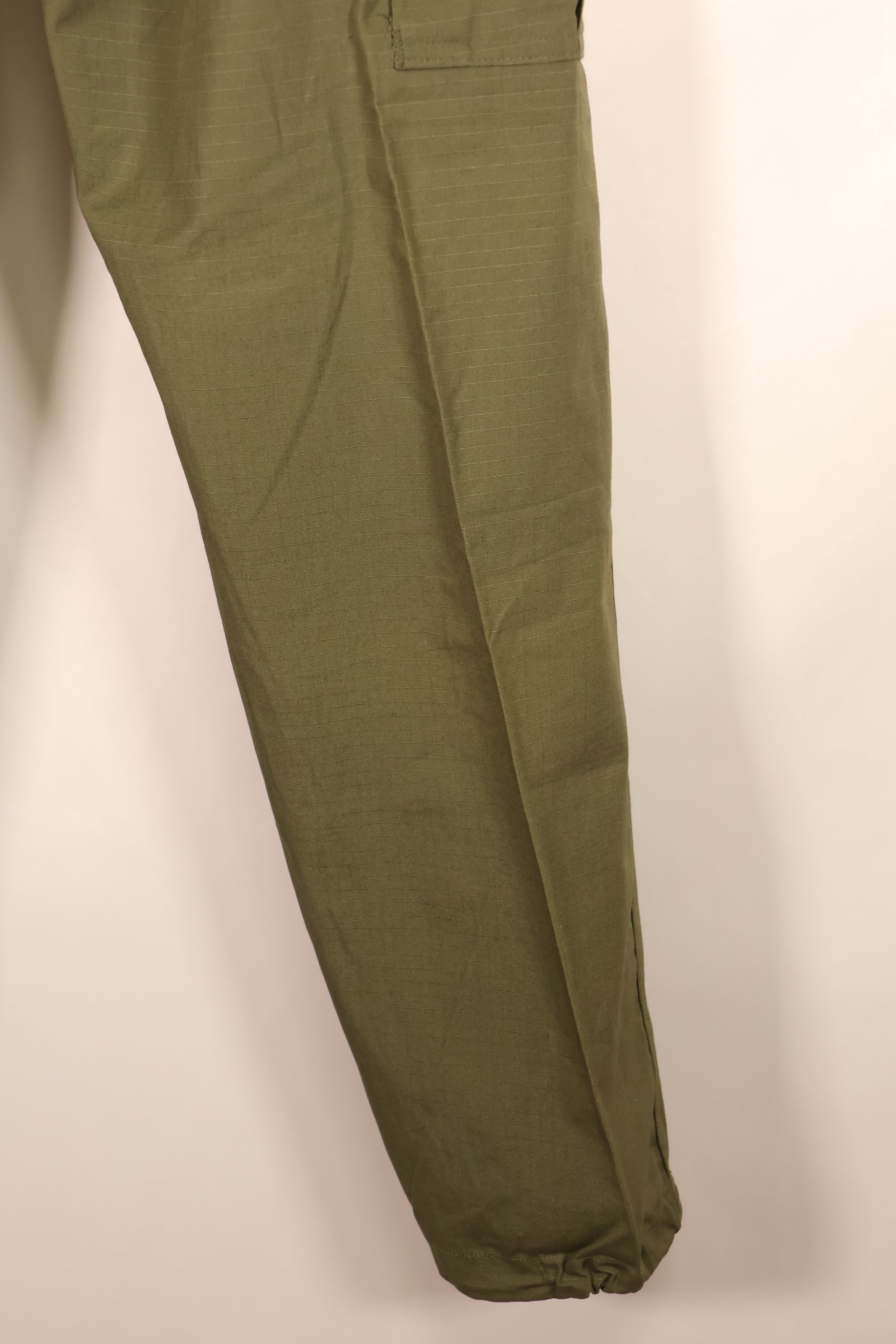 Late 1960s, S-R, U.S. Army, 4th Model Jungle Fatigue Pants, in good condition, almost unused