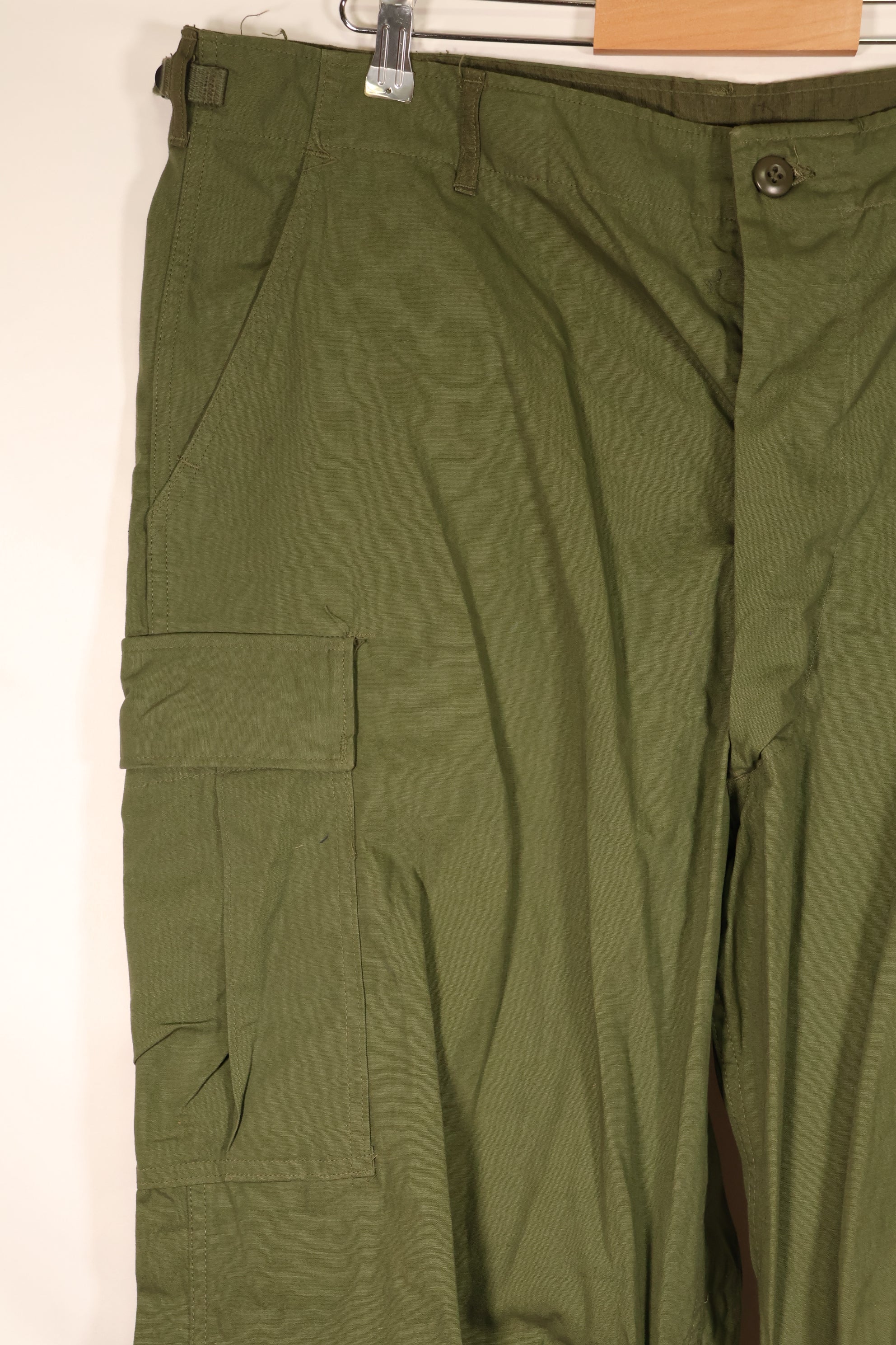 1967    สินค้าใหม่จากคลัง    X-L-R    กางเกงทหารแบบ Jungle Fatigue รุ่นที่ 3    ไม่มีรอยขาด    สภาพดี