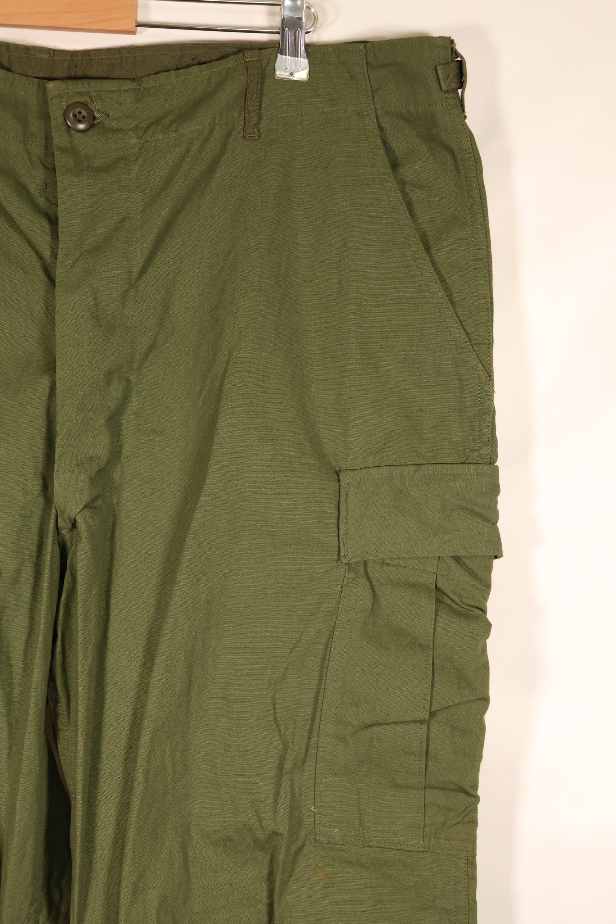 1967    สินค้าใหม่จากคลัง    X-L-R    กางเกงทหารแบบ Jungle Fatigue รุ่นที่ 3    ไม่มีรอยขาด    สภาพดี