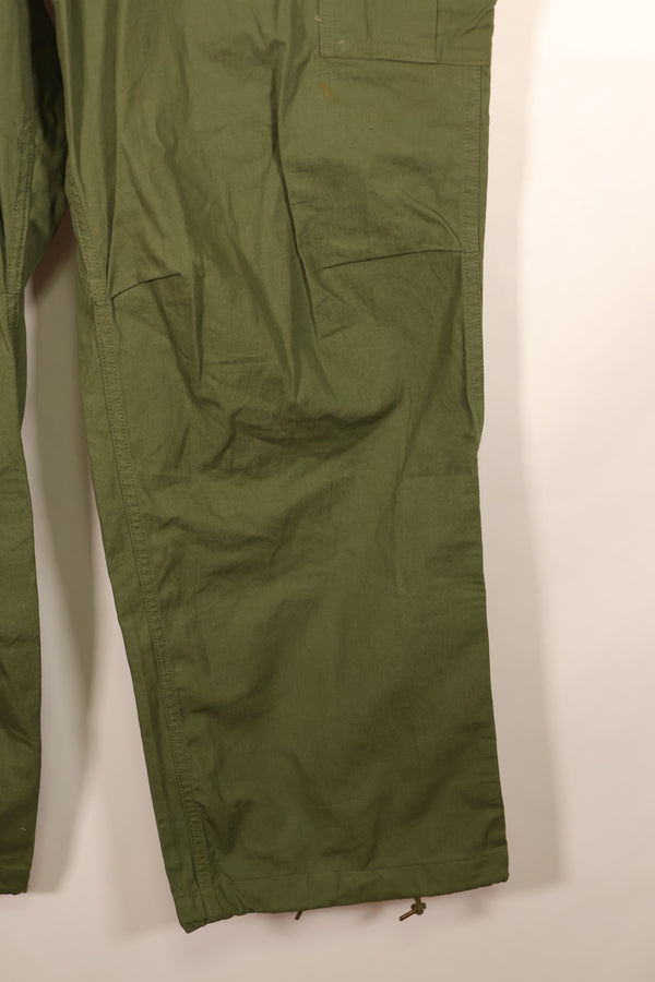 1967    สินค้าใหม่จากคลัง    X-L-R    กางเกงทหารแบบ Jungle Fatigue รุ่นที่ 3    ไม่มีรอยขาด    สภาพดี