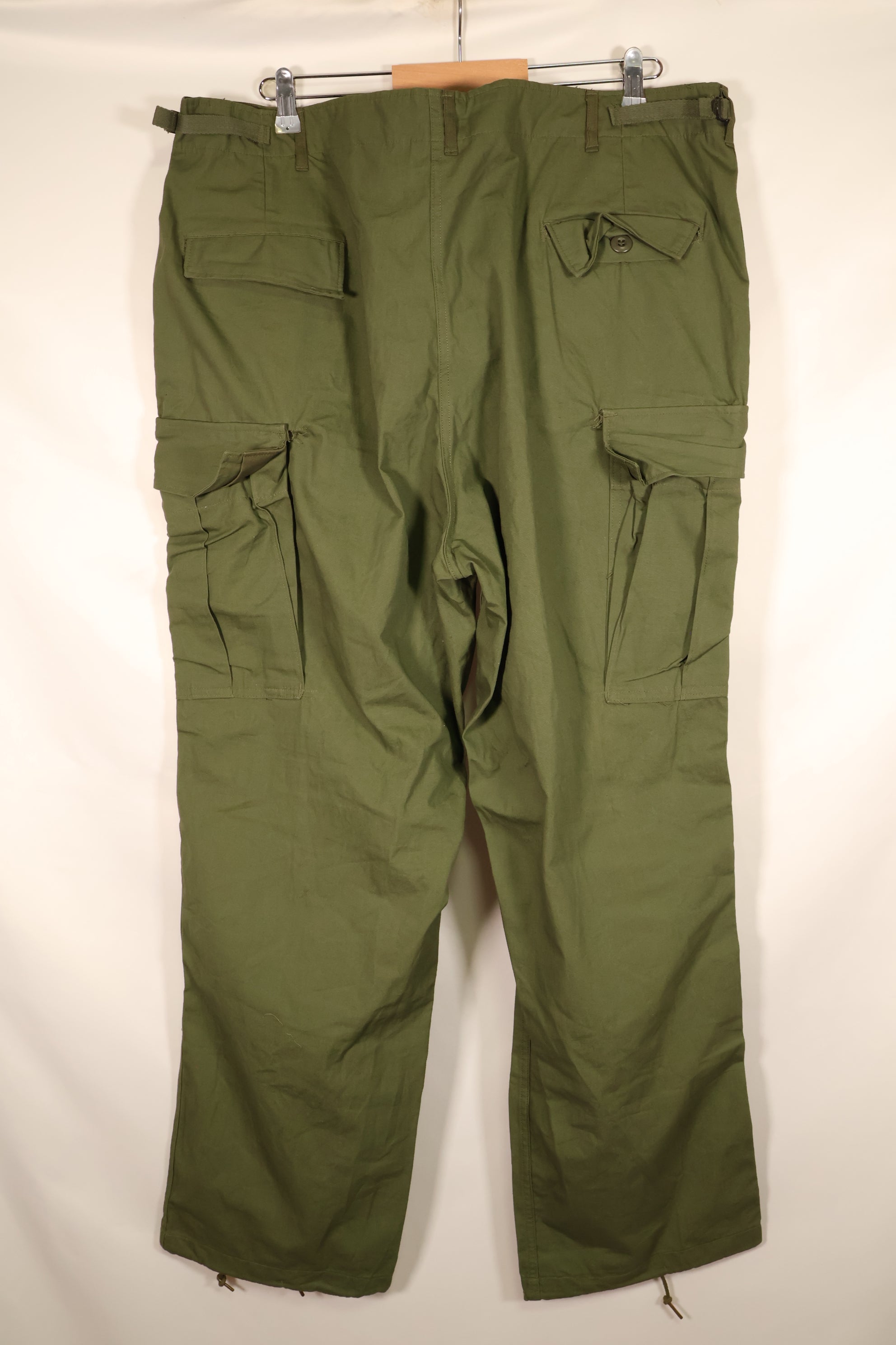 1967    สินค้าใหม่จากคลัง    X-L-R    กางเกงทหารแบบ Jungle Fatigue รุ่นที่ 3    ไม่มีรอยขาด    สภาพดี