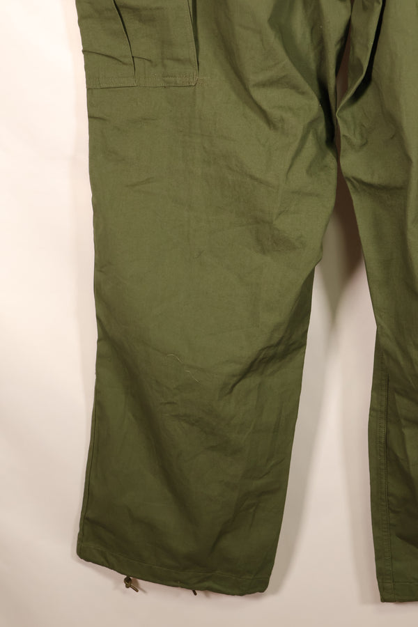 1967    สินค้าใหม่จากคลัง    X-L-R    กางเกงทหารแบบ Jungle Fatigue รุ่นที่ 3    ไม่มีรอยขาด    สภาพดี