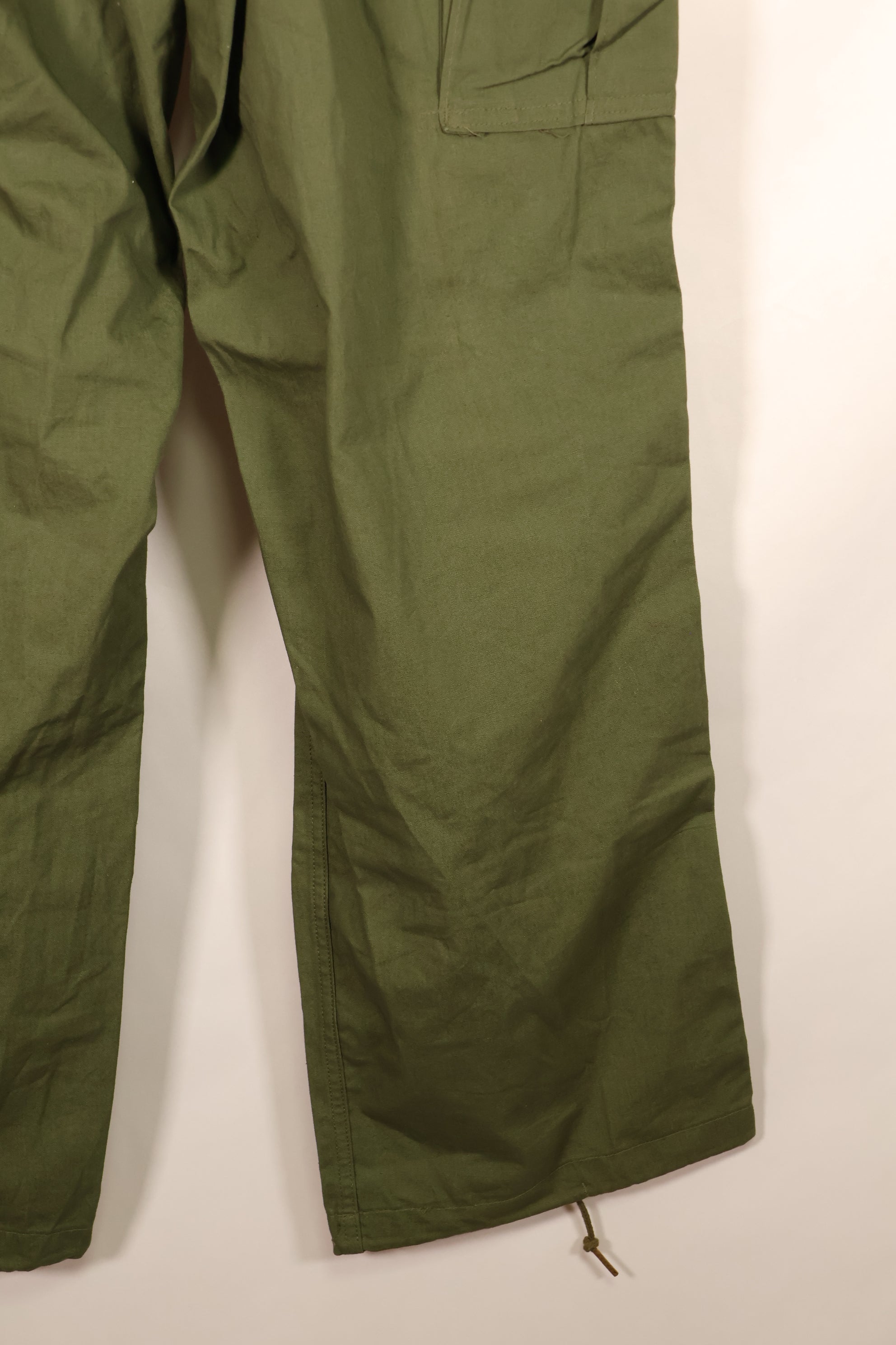 1967    สินค้าใหม่จากคลัง    X-L-R    กางเกงทหารแบบ Jungle Fatigue รุ่นที่ 3    ไม่มีรอยขาด    สภาพดี