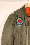 เสื้อแจ็คเก็ตบิน MA-1 ตามสัญญาปี 1970 ขนาดใหญ่ ของกองทัพอากาศสหรัฐอเมริกา (USAF) พร้อมตราติดต้นฉบับ เป็นของมือสอง