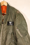 เสื้อแจ็คเก็ตบิน MA-1 ตามสัญญาปี 1970 ขนาดใหญ่ ของกองทัพอากาศสหรัฐอเมริกา (USAF) พร้อมตราติดต้นฉบับ เป็นของมือสอง