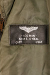 เสื้อแจ็คเก็ตบิน MA-1 ตามสัญญาปี 1970 ขนาดใหญ่ ของกองทัพอากาศสหรัฐอเมริกา (USAF) พร้อมตราติดต้นฉบับ เป็นของมือสอง