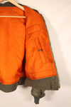 เสื้อแจ็คเก็ตบิน MA-1 ตามสัญญาปี 1970 ขนาดใหญ่ ของกองทัพอากาศสหรัฐอเมริกา (USAF) พร้อมตราติดต้นฉบับ เป็นของมือสอง