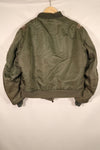 เสื้อแจ็คเก็ตบิน MA-1 ตามสัญญาปี 1970 ขนาดใหญ่ ของกองทัพอากาศสหรัฐอเมริกา (USAF) พร้อมตราติดต้นฉบับ เป็นของมือสอง