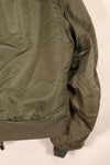 เสื้อแจ็คเก็ตบิน MA-1 ตามสัญญาปี 1970 ขนาดใหญ่ ของกองทัพอากาศสหรัฐอเมริกา (USAF) พร้อมตราติดต้นฉบับ เป็นของมือสอง