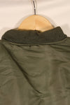 เสื้อแจ็คเก็ตบิน MA-1 ตามสัญญาปี 1970 ขนาดใหญ่ ของกองทัพอากาศสหรัฐอเมริกา (USAF) พร้อมตราติดต้นฉบับ เป็นของมือสอง