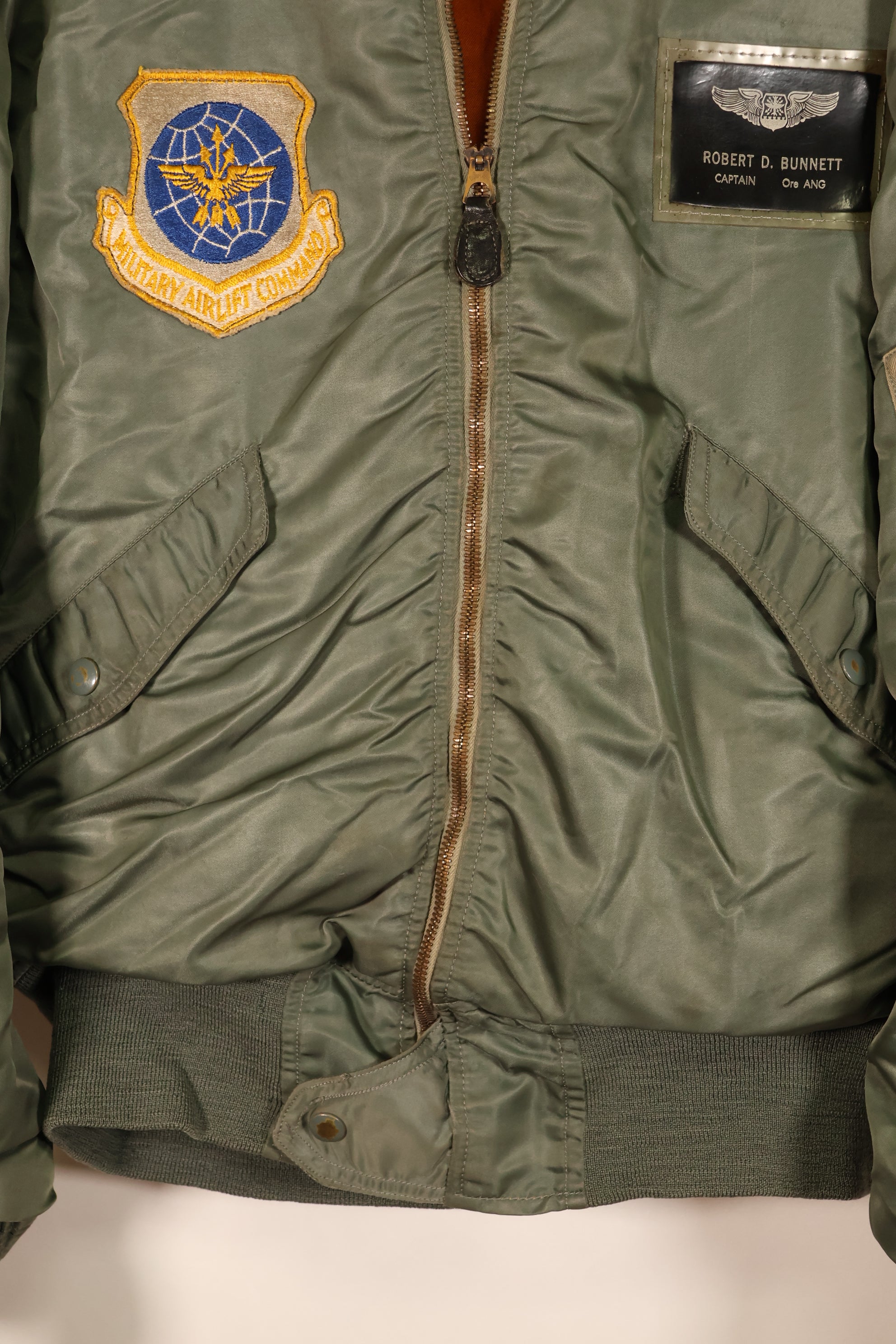 สัญญาปี 1960, ขนาด MEDIUM, กองทัพอากาศสหรัฐอเมริกา (USAF), แจ็กเก็ตบิน L-2B, พร้อมตราติดตัวต้นฉบับ, มือสอง