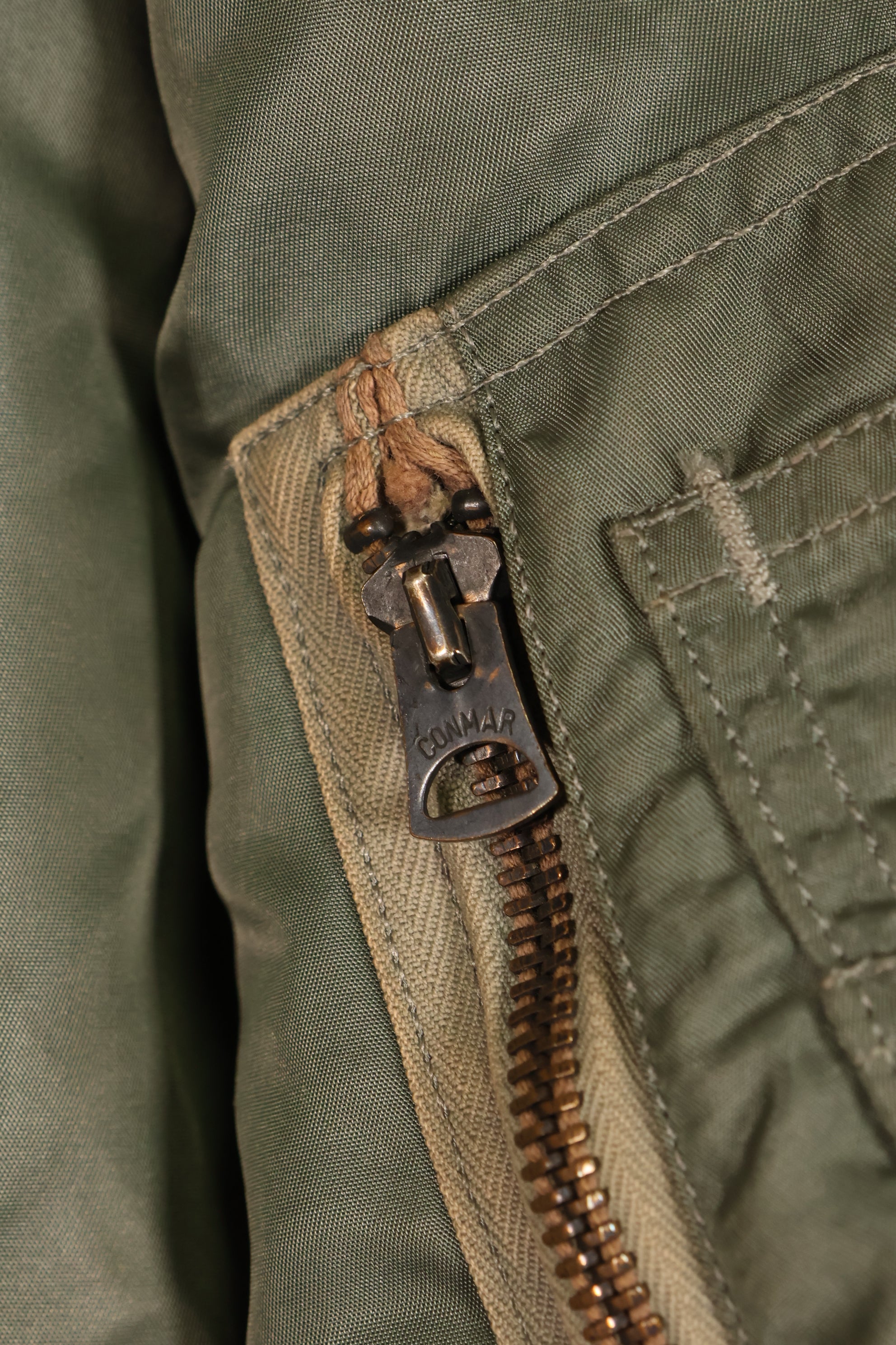 สัญญาปี 1960, ขนาด MEDIUM, กองทัพอากาศสหรัฐอเมริกา (USAF), แจ็กเก็ตบิน L-2B, พร้อมตราติดตัวต้นฉบับ, มือสอง