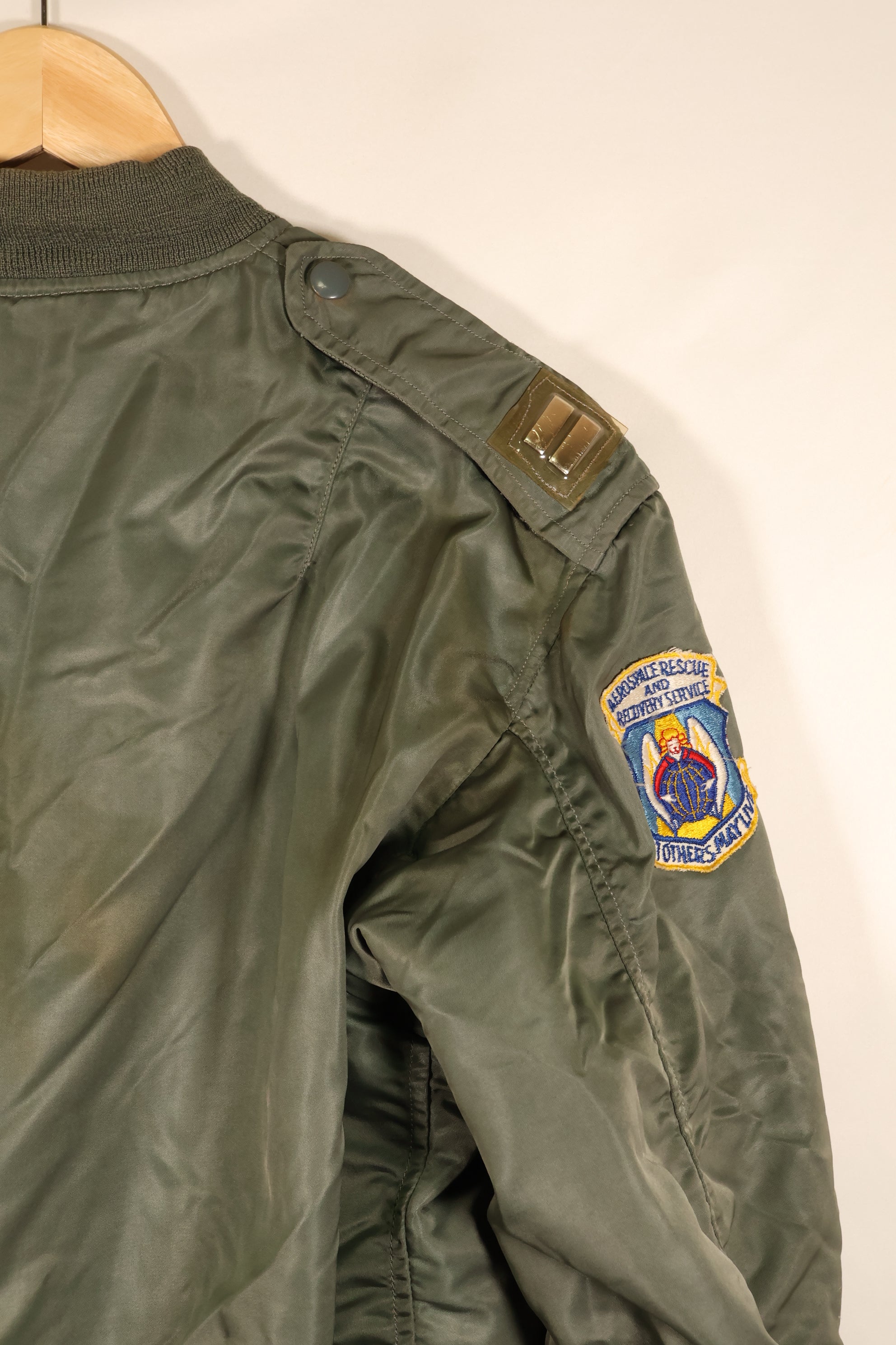 สัญญาปี 1960, ขนาด MEDIUM, กองทัพอากาศสหรัฐอเมริกา (USAF), แจ็กเก็ตบิน L-2B, พร้อมตราติดตัวต้นฉบับ, มือสอง