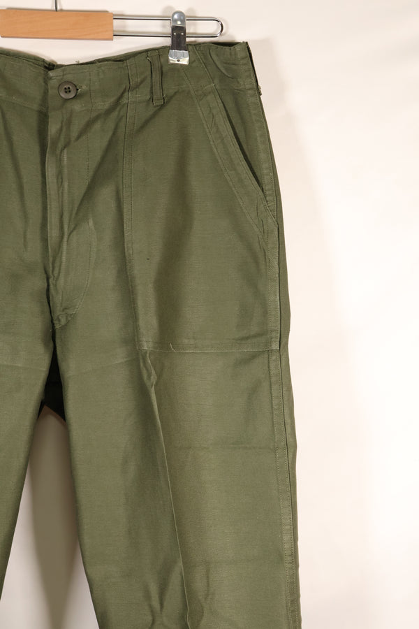 สัญญาทศวรรษ 1970 ขนาด 36 x 31 กองทัพสหรัฐอเมริกา OG-107 Type III กางเกงยูทิลิตี้ สภาพดี มือสอง