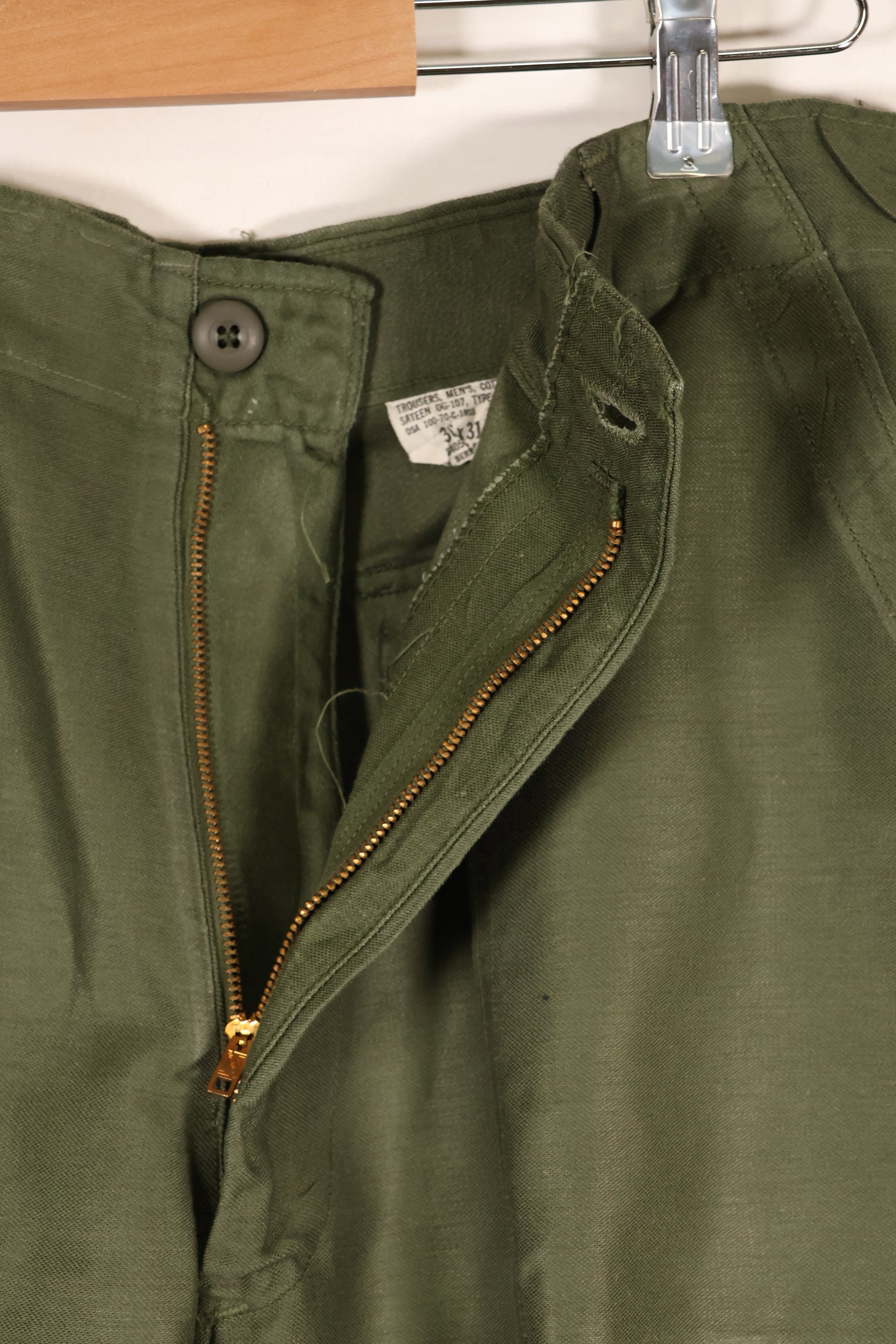 สัญญาทศวรรษ 1970 ขนาด 36 x 31 กองทัพสหรัฐอเมริกา OG-107 Type III กางเกงยูทิลิตี้ สภาพดี มือสอง