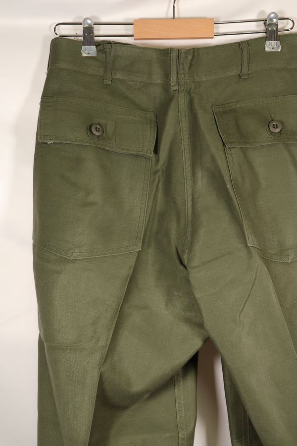 สัญญาทศวรรษ 1970 ขนาด 36 x 31 กองทัพสหรัฐอเมริกา OG-107 Type III กางเกงยูทิลิตี้ สภาพดี มือสอง