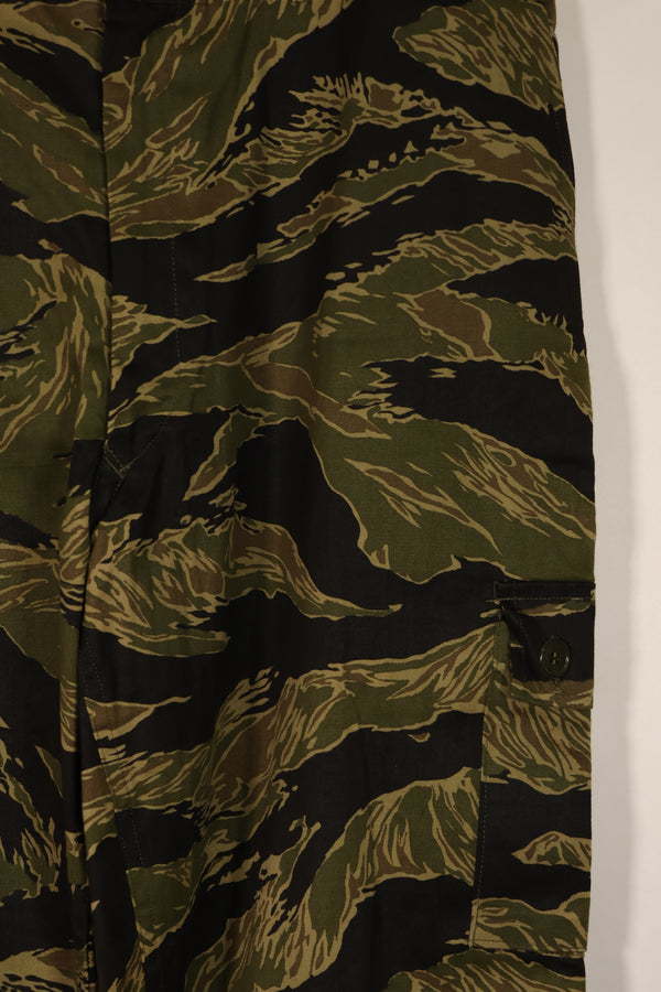 Real deadstock Okinawa Tiger Tiger Stripe Pants US-L in mint condition