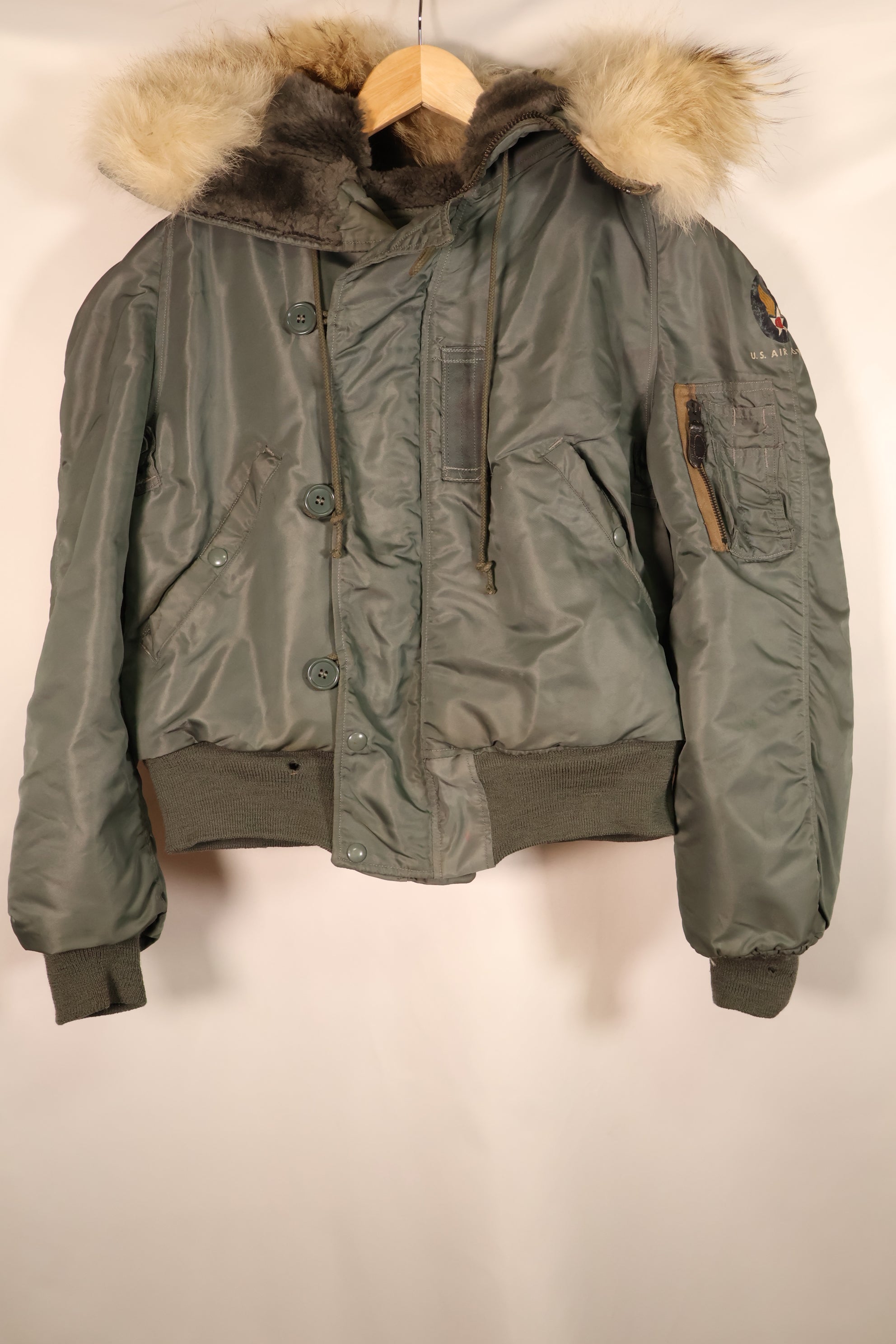 กลางทศวรรษ 1950, ขนาด MEDIUM, กองทัพอากาศสหรัฐอเมริกา (USAF), แจ็กเก็ตบิน N2-B, มือสอง
