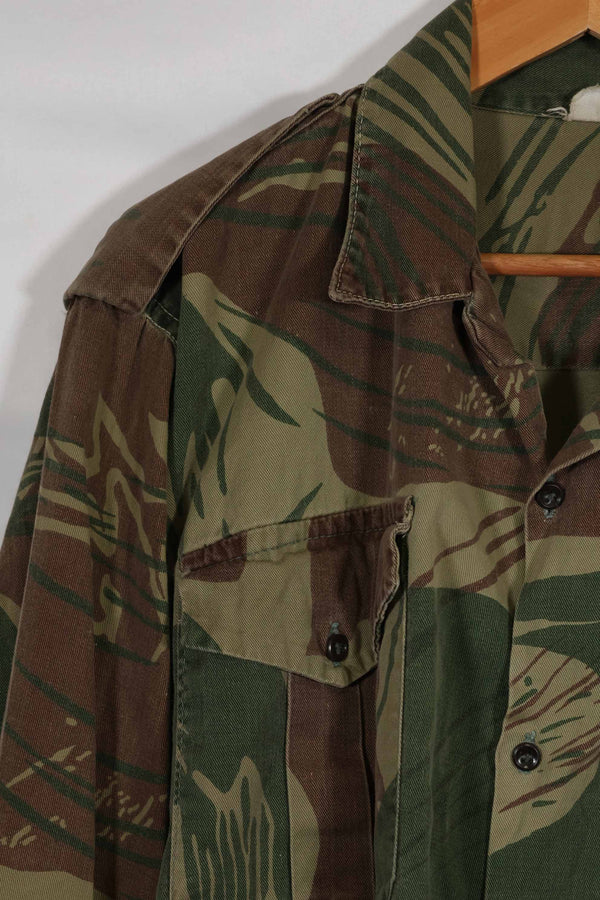 เสื้อเชิ้ตลายพรางโรเดเซียนแท้ของกองทัพโรเดเซียน กระดุมหาย มือสอง