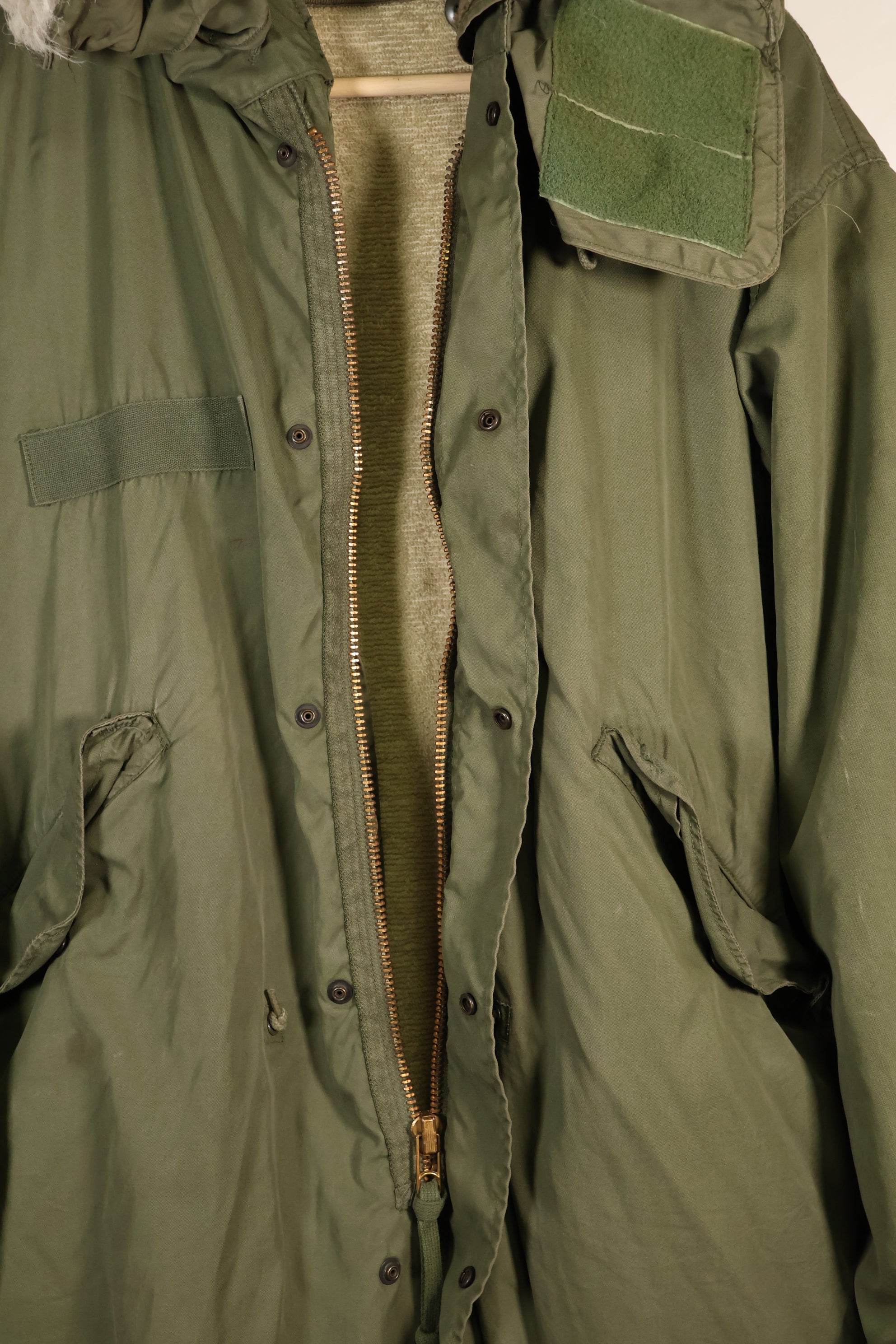 ยุคผสม สัญญากับเชลล์ปี 1972 S-R M65 เสื้อฮู้ดฟิลด์ ชุด M51 พร้อมซับใน มือสอง E