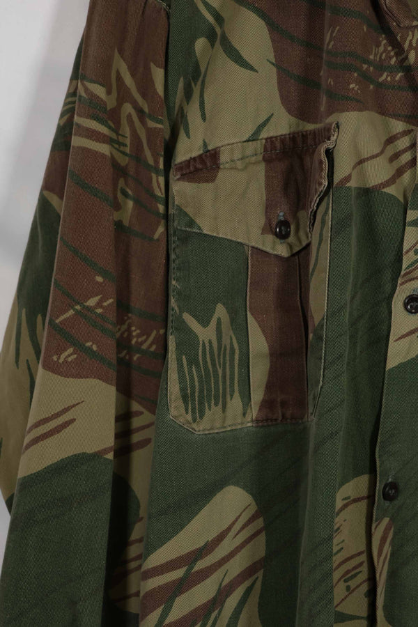เสื้อเชิ้ตลายพรางโรเดเซียนแท้ของกองทัพโรเดเซียน กระดุมหาย มือสอง