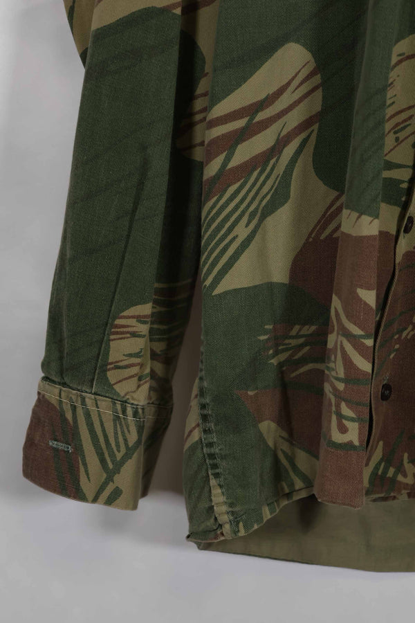 เสื้อเชิ้ตลายพรางโรเดเซียนแท้ของกองทัพโรเดเซียน กระดุมหาย มือสอง