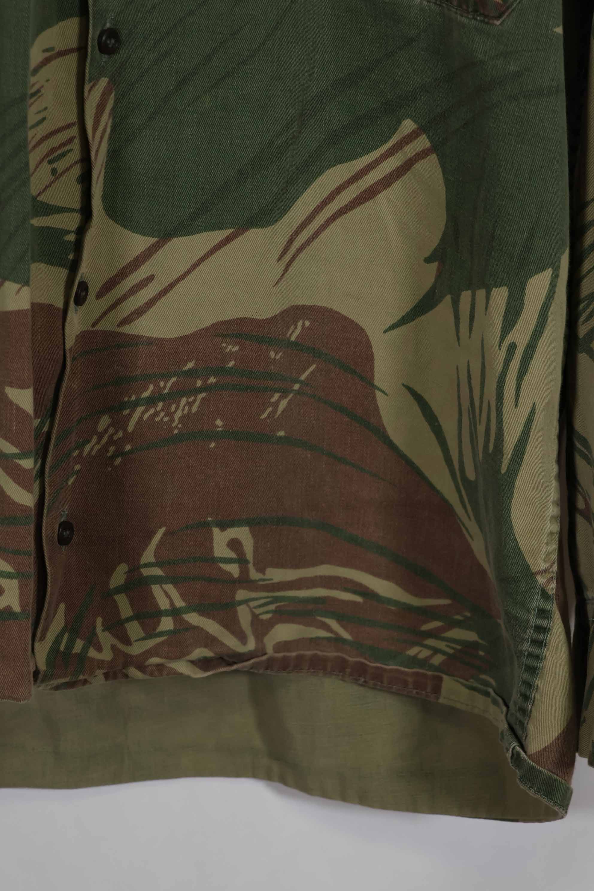เสื้อเชิ้ตลายพรางโรเดเซียนแท้ของกองทัพโรเดเซียน กระดุมหาย มือสอง