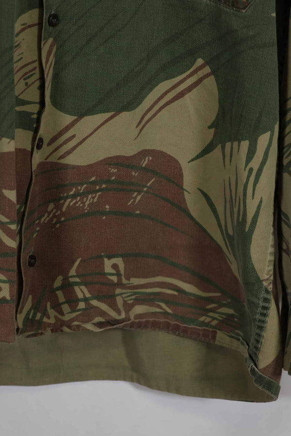 เสื้อเชิ้ตลายพรางโรเดเซียนแท้ของกองทัพโรเดเซียน กระดุมหาย มือสอง