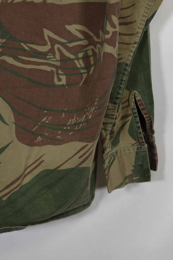 เสื้อเชิ้ตลายพรางโรเดเซียนแท้ของกองทัพโรเดเซียน กระดุมหาย มือสอง