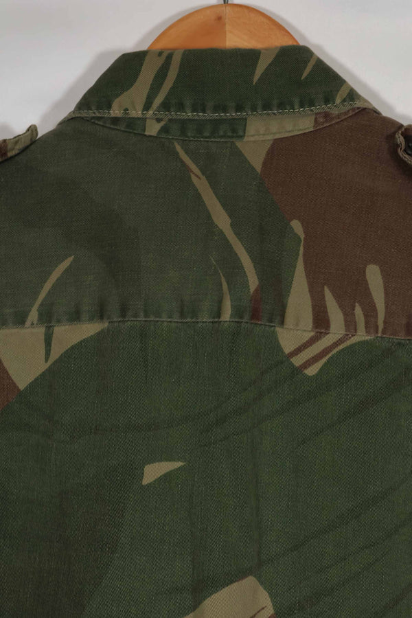 เสื้อเชิ้ตลายพรางโรเดเซียนแท้ของกองทัพโรเดเซียน กระดุมหาย มือสอง