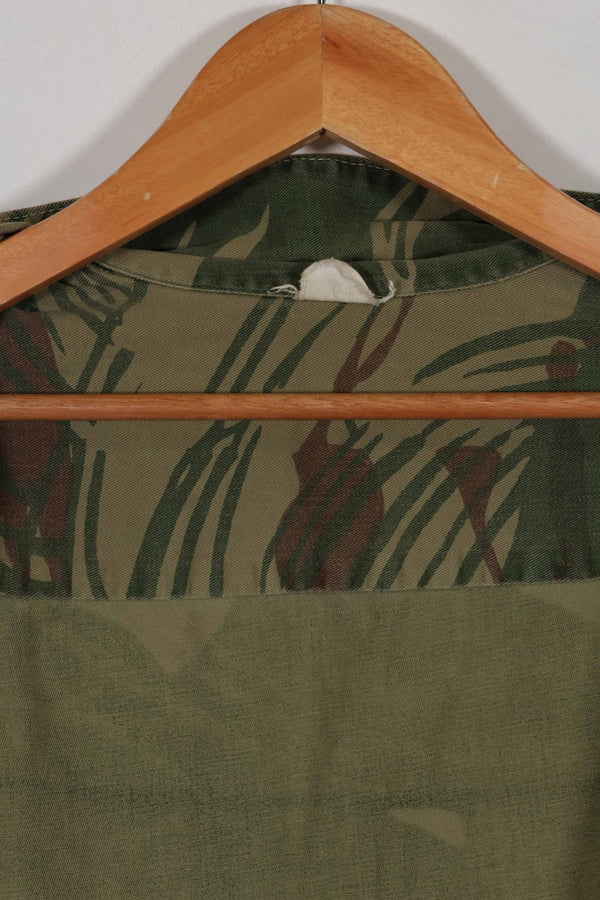 เสื้อเชิ้ตลายพรางโรเดเซียนแท้ของกองทัพโรเดเซียน กระดุมหาย มือสอง