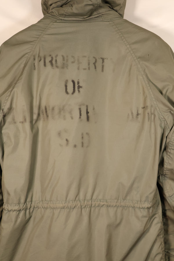 สัญญาปี 1971 – แจ็กเก็ตบิน N3-B ขนาดเล็กของกองทัพอากาศสหรัฐฯ (USAF) – มีลายสแตนซิลด้านหลัง – มือสอง