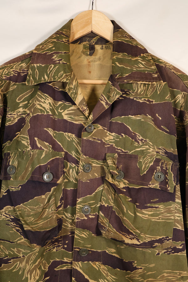 ช่วงกลางทศวรรษ 1960 สไตล์อเมริกันขนาดใหญ่ ลายเสือโอกินาวา เสื้อเชิ้ต ลายเสือ สีซีด สินค้ามือสอง