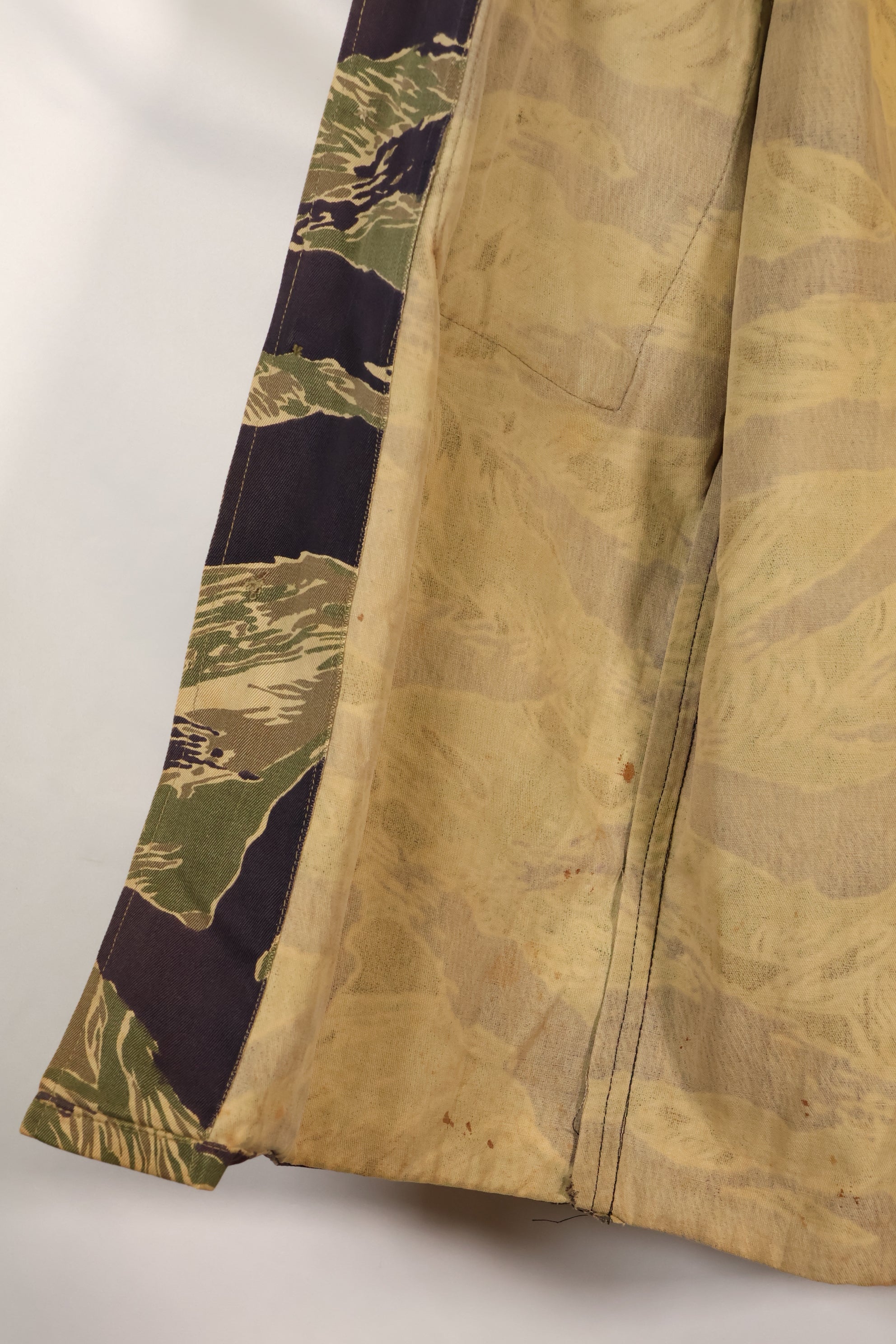 ช่วงกลางทศวรรษ 1960 สไตล์อเมริกันขนาดใหญ่ ลายเสือโอกินาวา เสื้อเชิ้ต ลายเสือ สีซีด สินค้ามือสอง