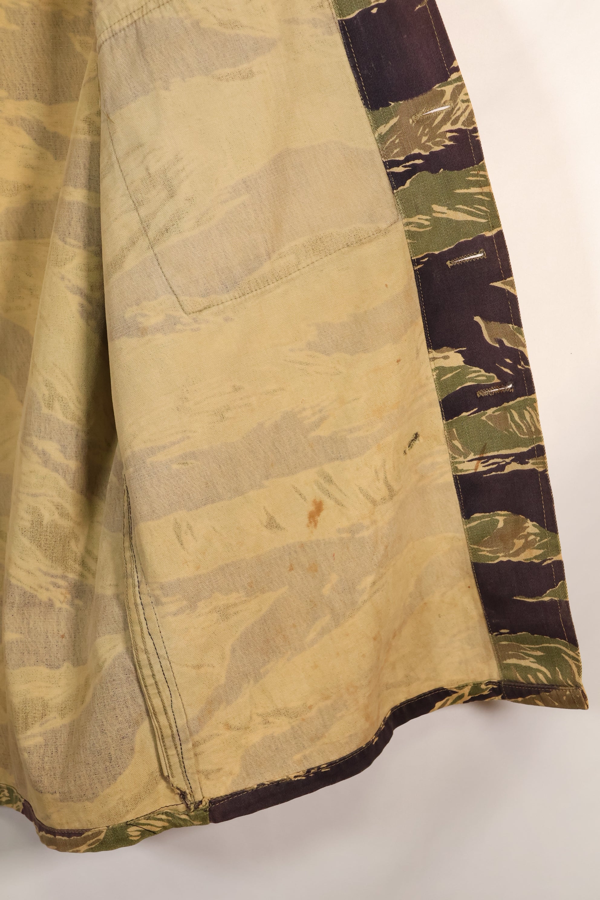 ช่วงกลางทศวรรษ 1960 สไตล์อเมริกันขนาดใหญ่ ลายเสือโอกินาวา เสื้อเชิ้ต ลายเสือ สีซีด สินค้ามือสอง