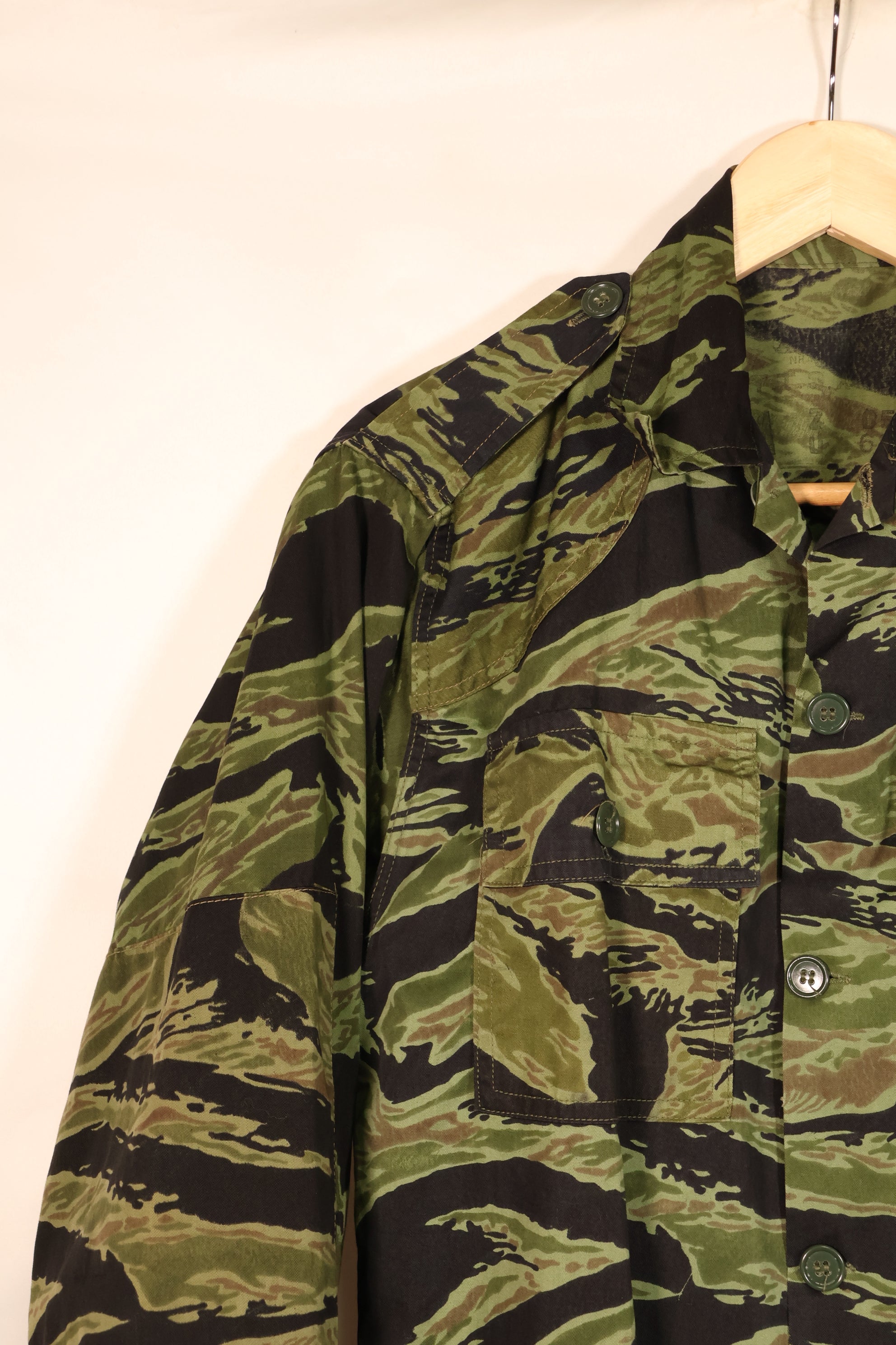 1968 Contract, South Vietnamese Marine Corps, 4th Model VNMC Tiger Stripe Shirt, Virtually Unused, Size A-3